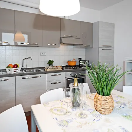 Valesana - Regarda Travel * Lazise