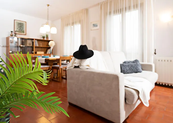 Valesana - Regarda Travel Λατζίζε